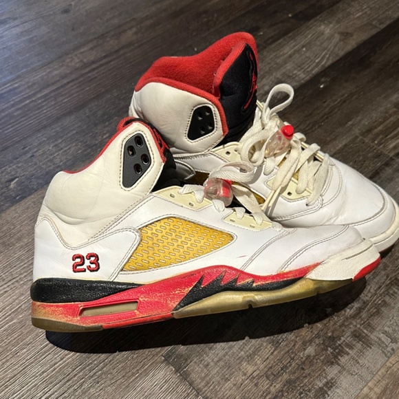 Jordan 5 Fire Red 2013 - Picture 3 of 6